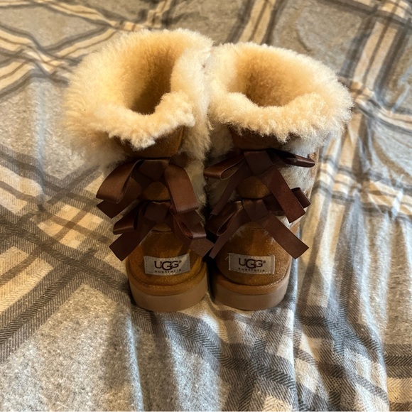 UGG Bailey Bow Tall Winter Boots Womens Size 4 Chestnut Leather Sheepskin - Picture 2 of 9
